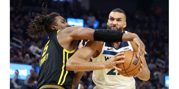 Estalla una escena de pelea durante el juego Golden State Warriors vs.Minnesota Timberwolves